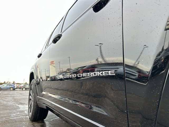 Used 2022 Jeep Grand Cherokee Overland w/ Adv Protech Group III image 14
