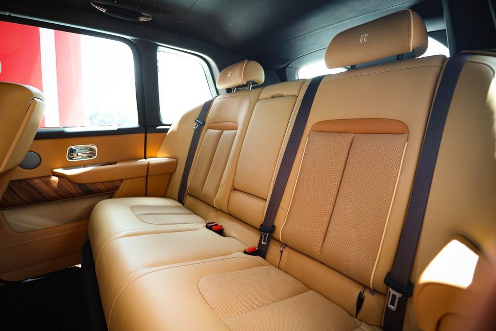 Used 2022 Rolls-Royce Cullinan AWD/4WD image 43