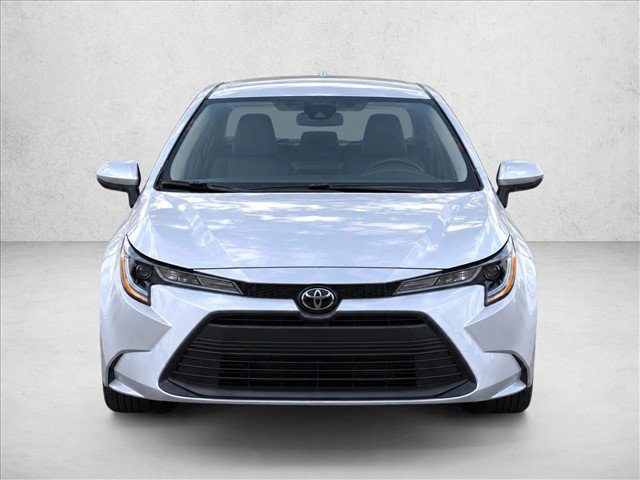 Used 2025 Toyota Corolla LE FWD image 2