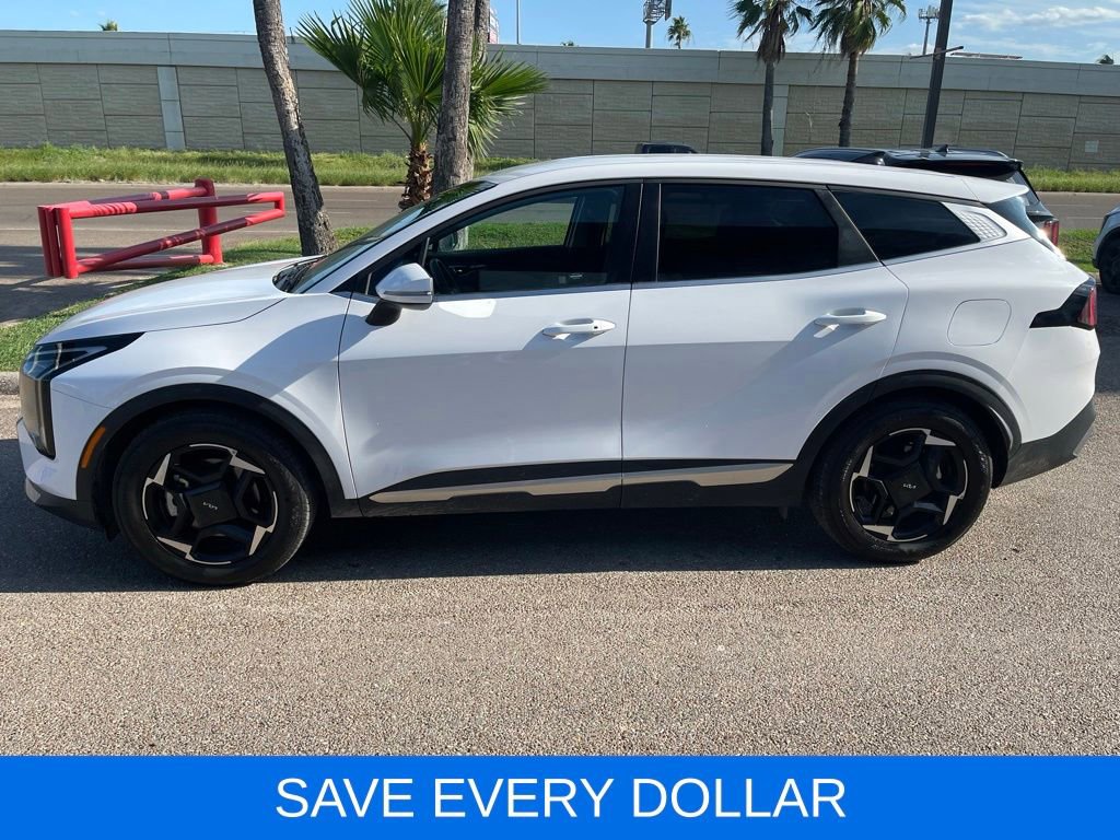 Used 2026 Kia Sportage EX FWD image 3
