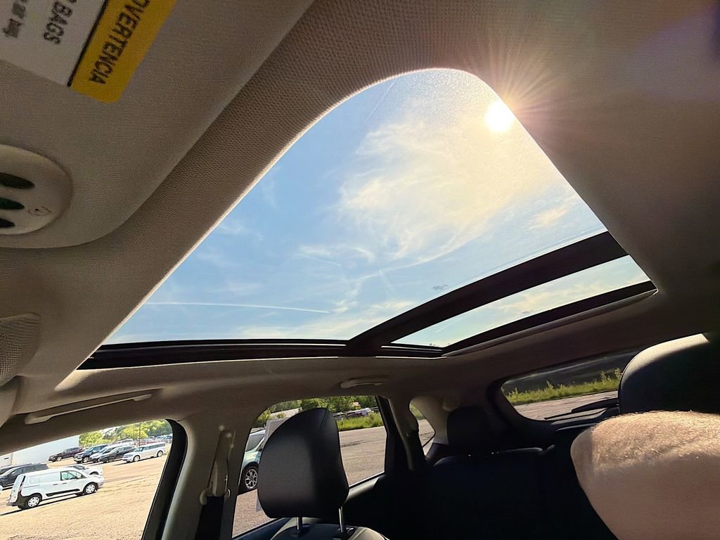 Used 2018 Ford Edge Titanium w/ Cold Weather Package FWD image 23