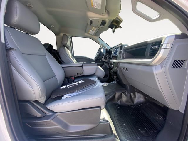 Used 2024 Ford F550 4x4 Regular Cab Super Duty image 15