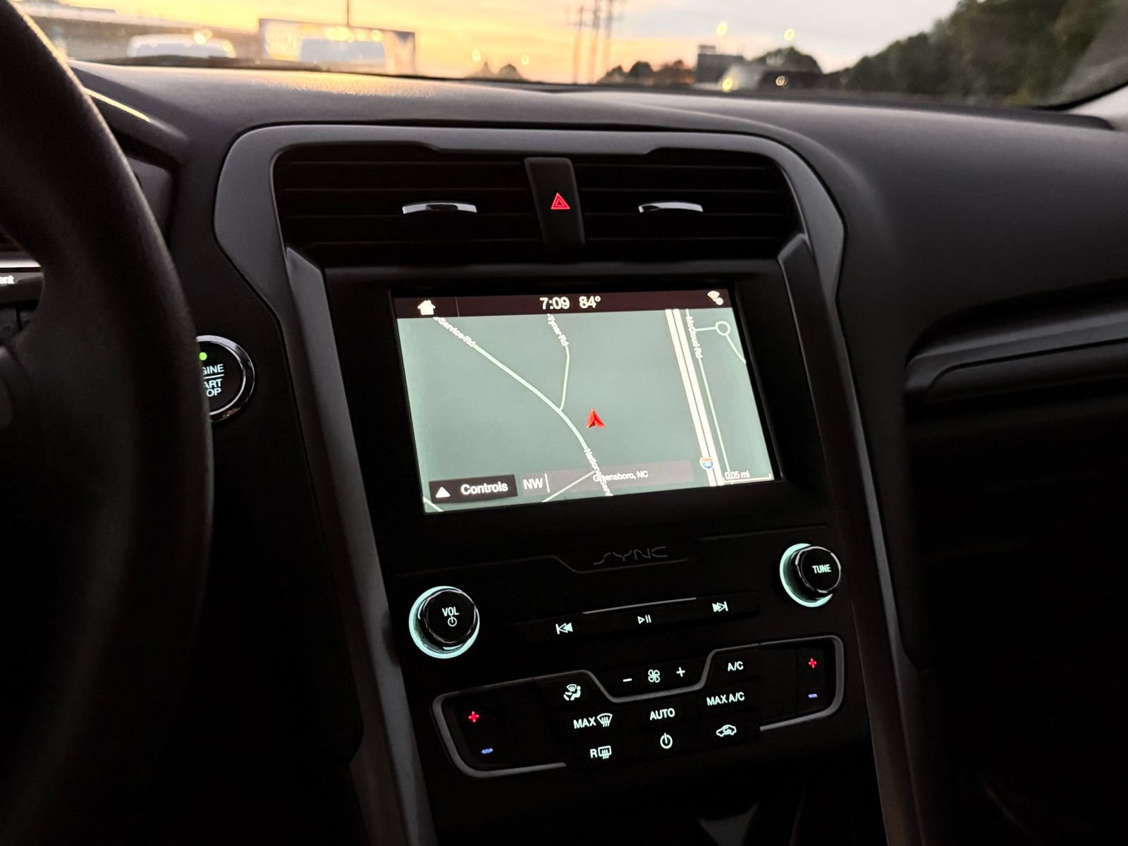 Used 2019 Ford Fusion SE FWD image 27