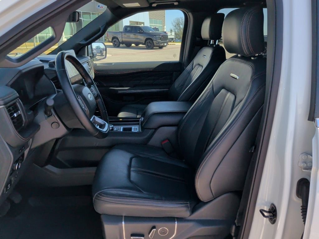 Used 2024 Ford Expedition Platinum image 13
