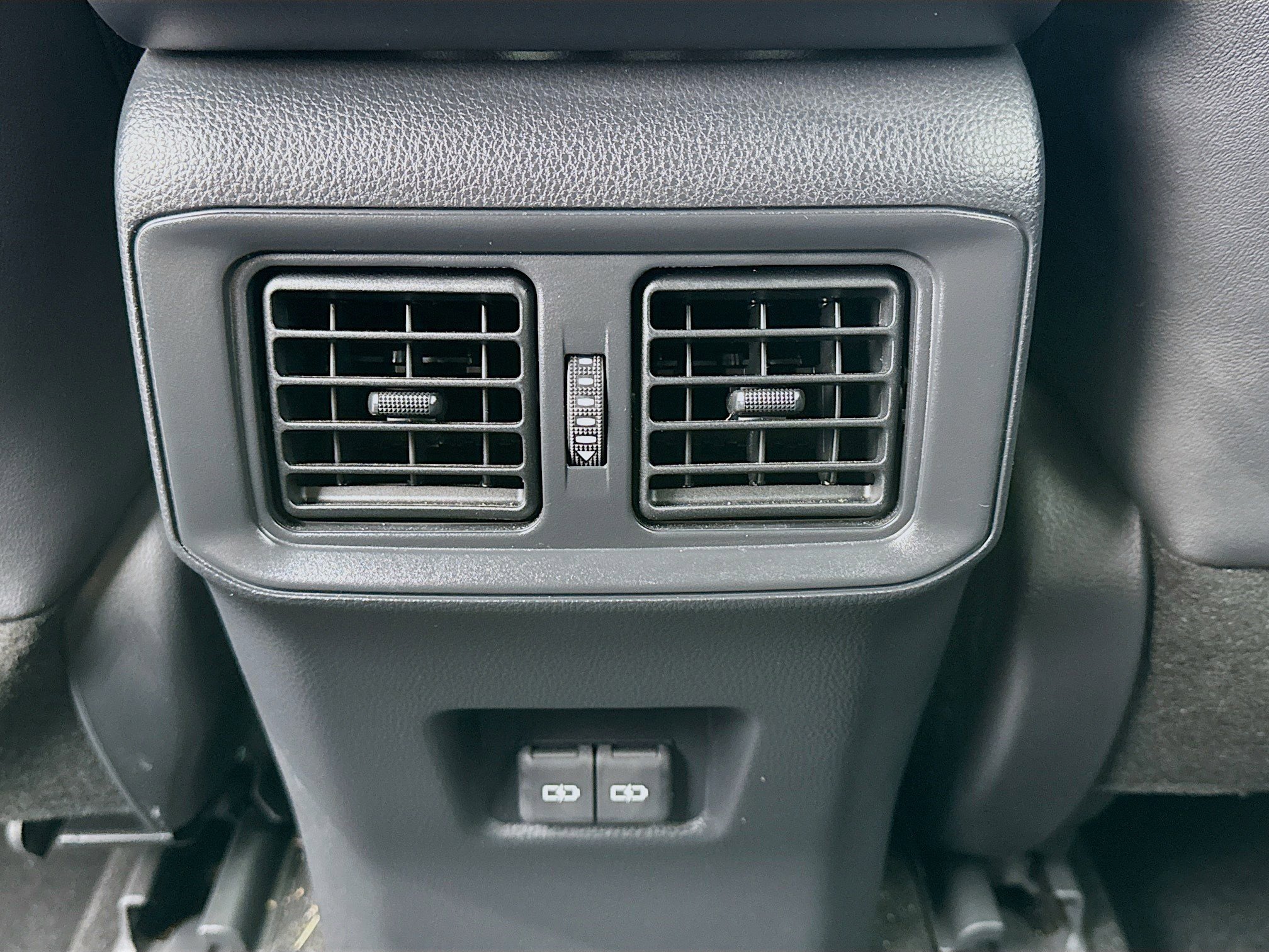 Used 2025 Toyota RAV4 XSE image 17