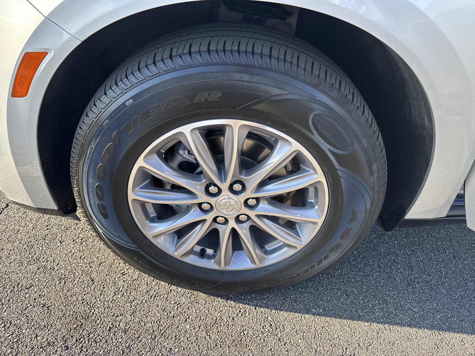 Used 2022 Buick Enclave Premium image 29