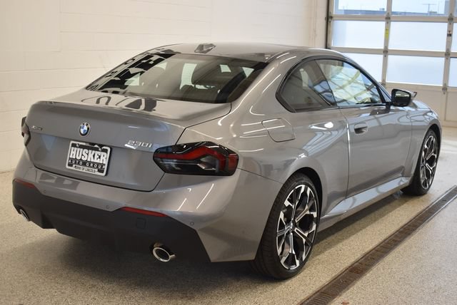 New 2026 BMW 230i xDrive Coupe w/ Convenience Package AWD/4WD image 4
