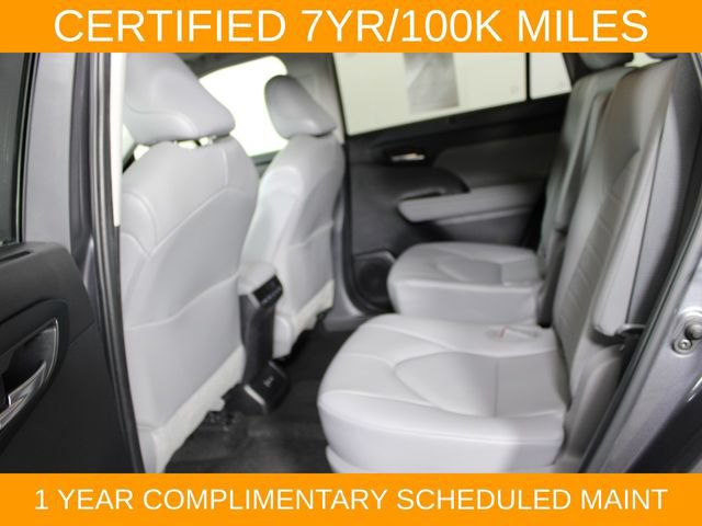 Used 2023 Toyota Highlander XLE FWD image 13