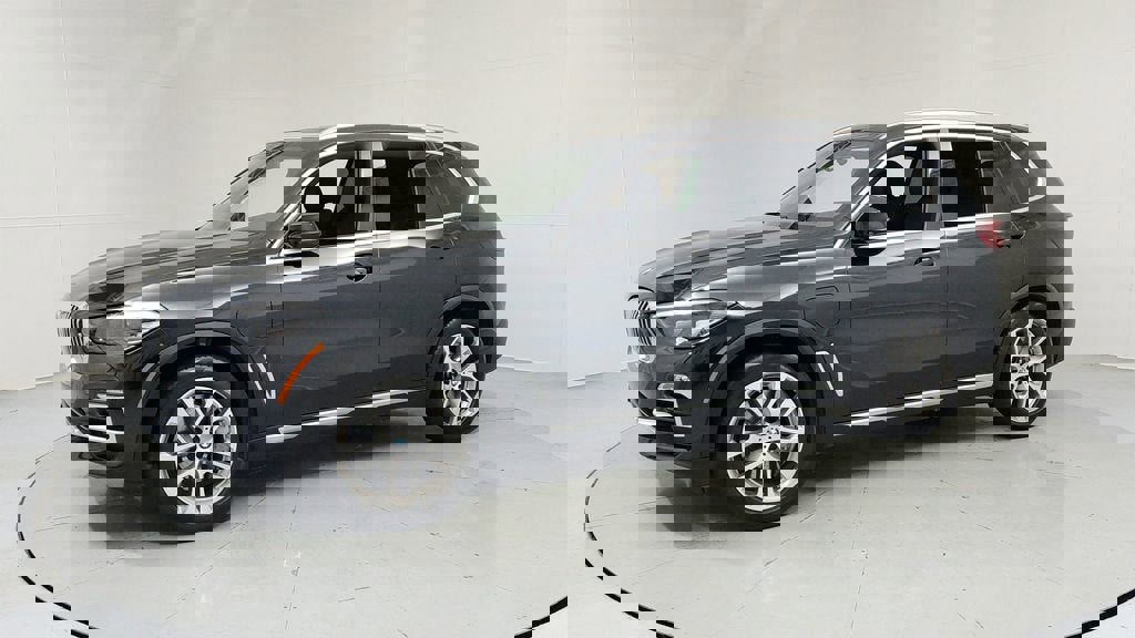 Used 2021 BMW X5 xDrive45e w/ Premium Package image 2