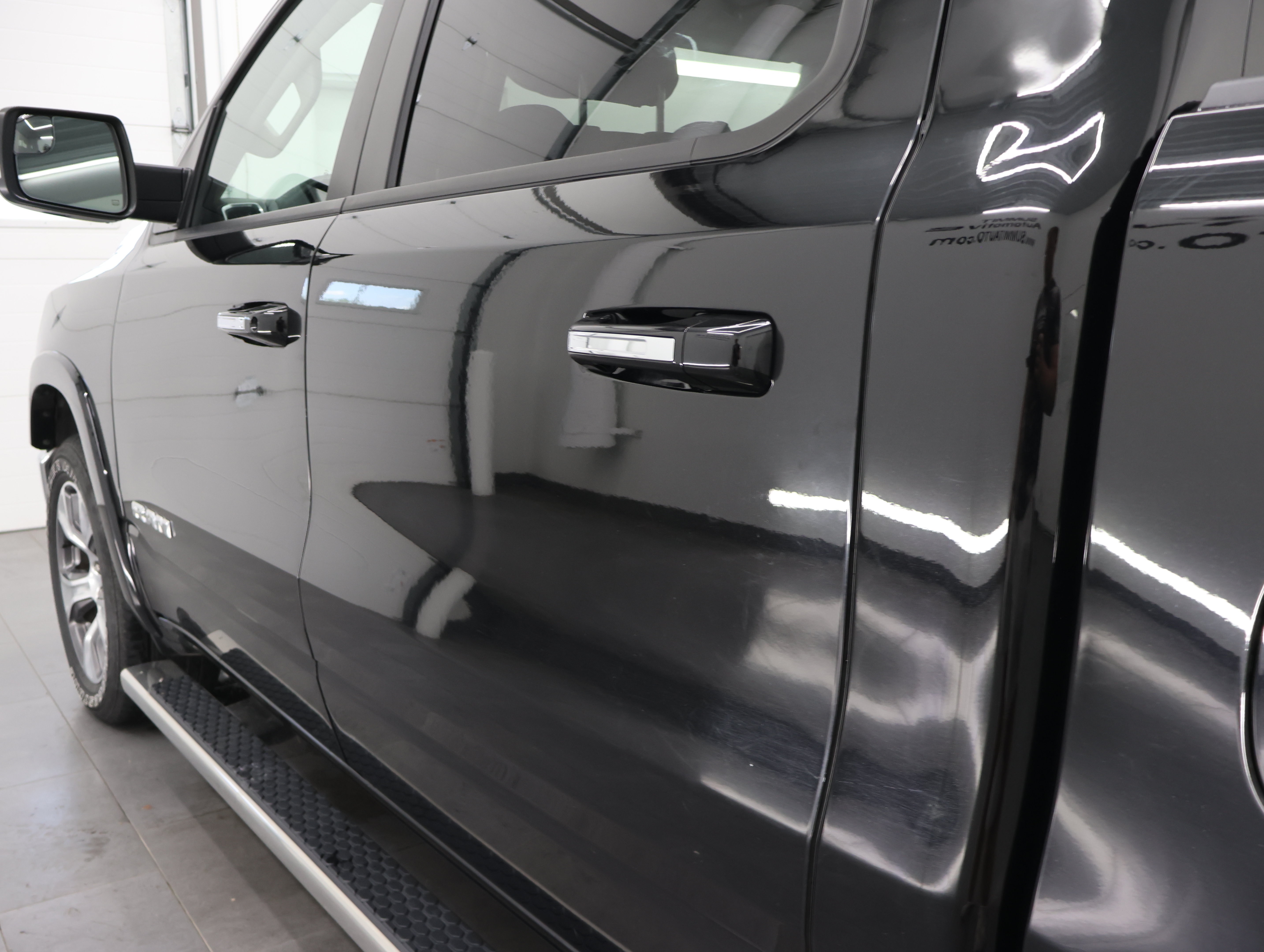 Used 2022 RAM 1500 Laramie AWD/4WD image 32