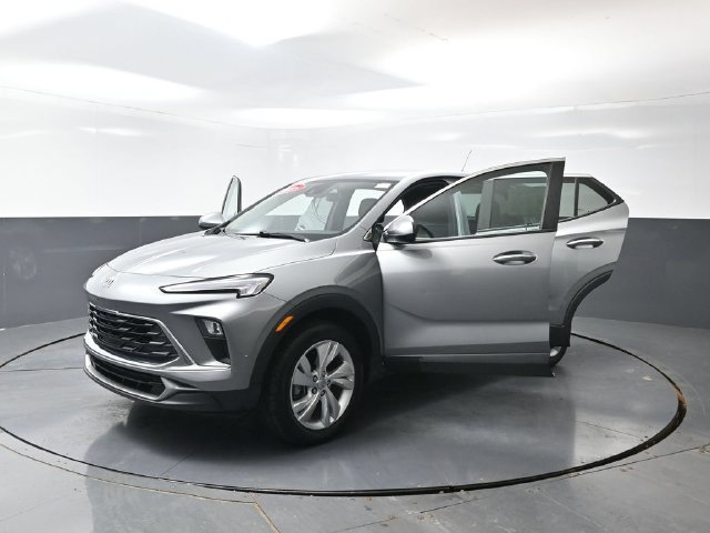 Used 2025 Buick Encore GX Preferred AWD/4WD image 54