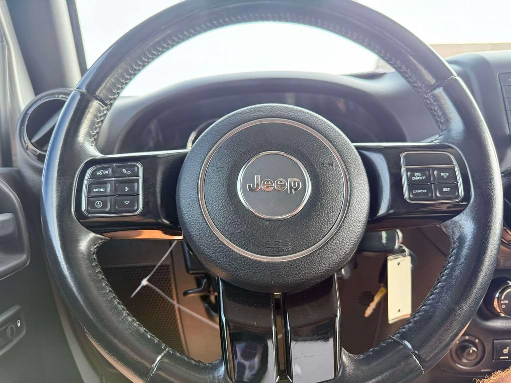 Used 2015 Jeep Wrangler Unlimited Sahara w/ Dual Top Group AWD/4WD image 16
