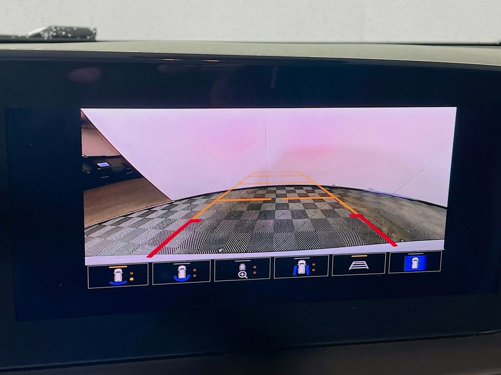 Used 2025 Buick Encore GX Avenir w/ Avenir Technology Package image 13
