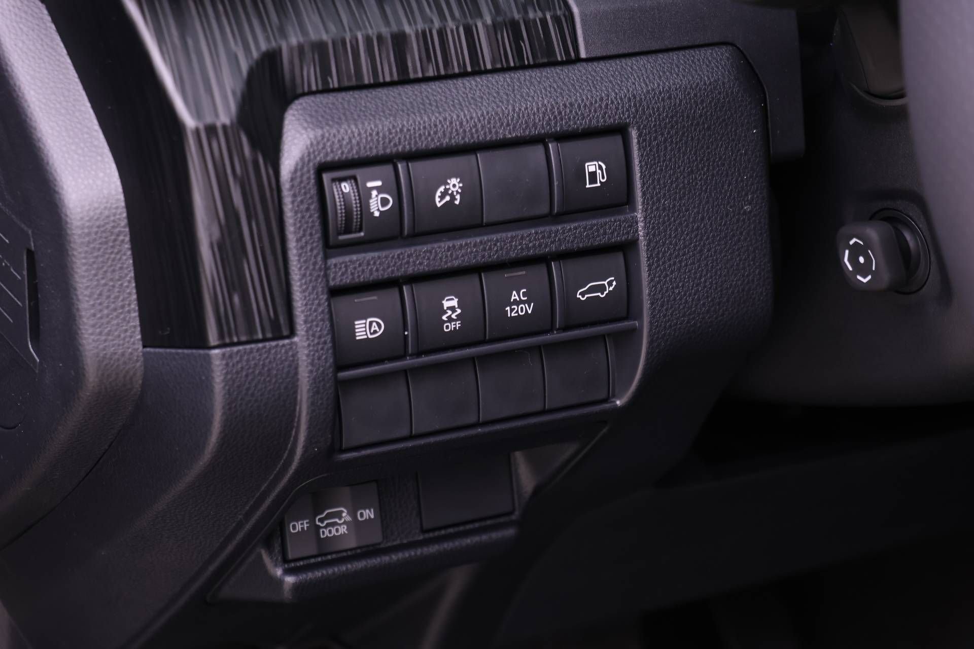 New 2025 Toyota 4Runner 4WD image 14