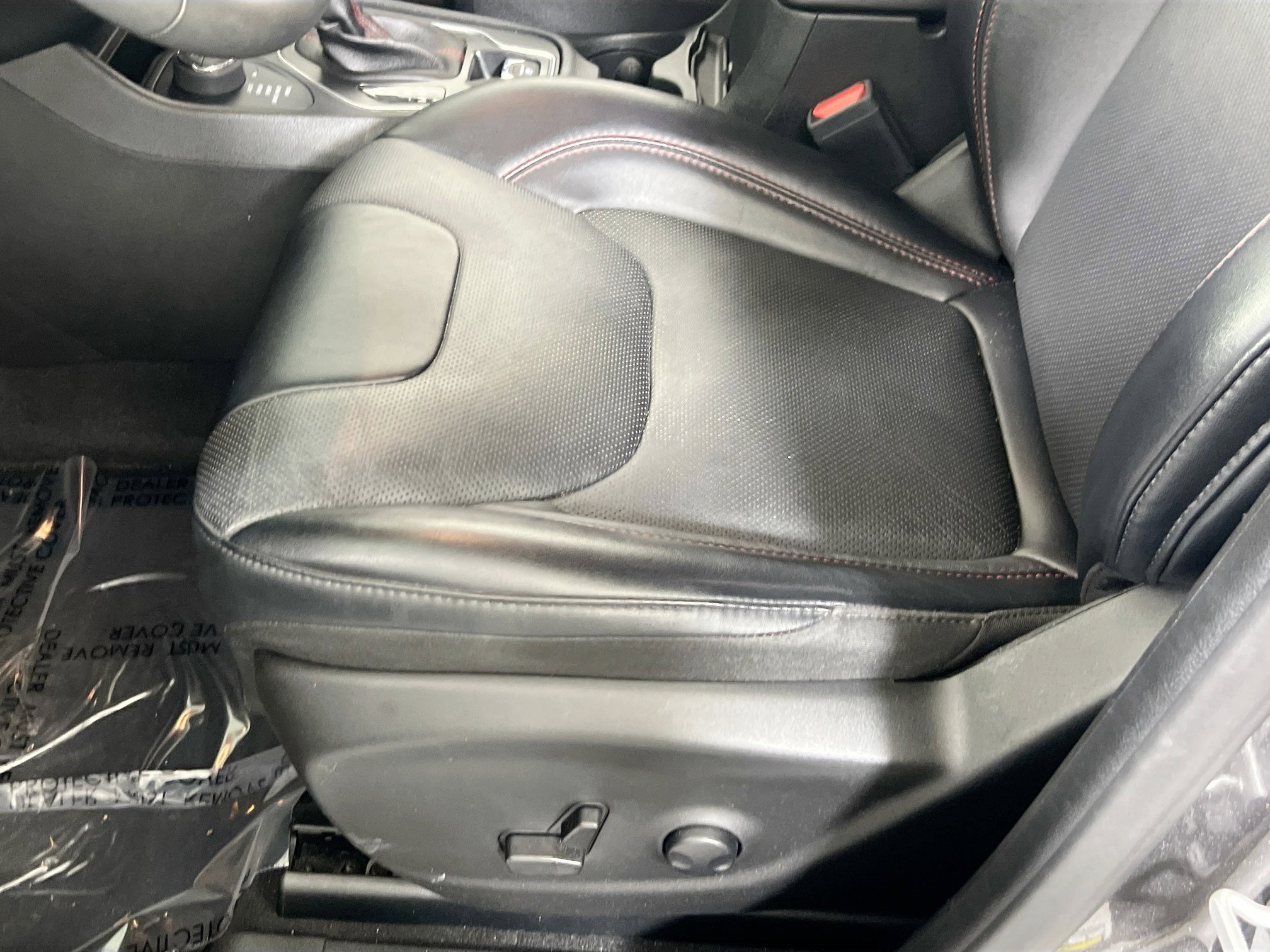 Used 2022 Jeep Cherokee Trailhawk w/ Premium Leather Package image 18