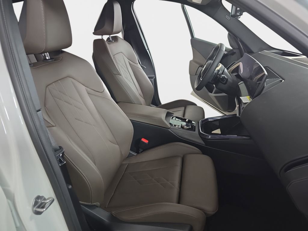 Used 2025 BMW X3 xDrive30i w/ Premium Package image 11