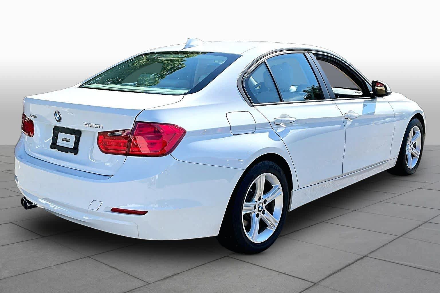Used 2013 BMW 328i xDrive Sedan AWD/4WD image 13