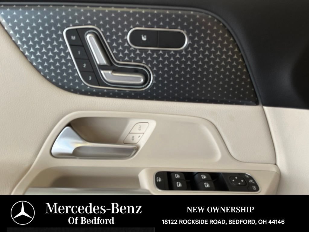 Used 2026 Mercedes-Benz GLB 250 4MATIC image 12