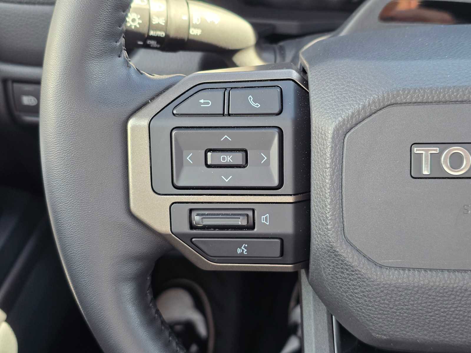 Used 2025 Toyota Land Cruiser w/ Premium Package image 28