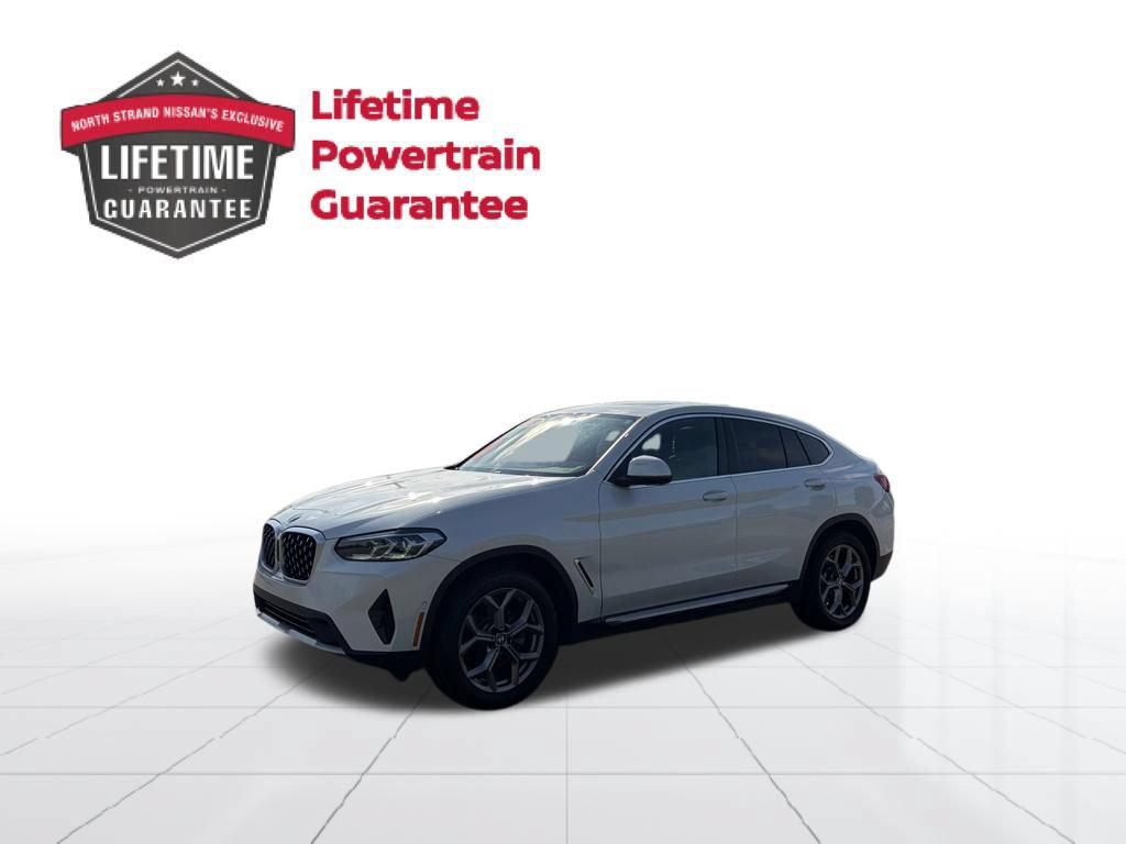 Used 2024 BMW X4 xDrive30i w/ Parking Assistance Package AWD/4WD image 1