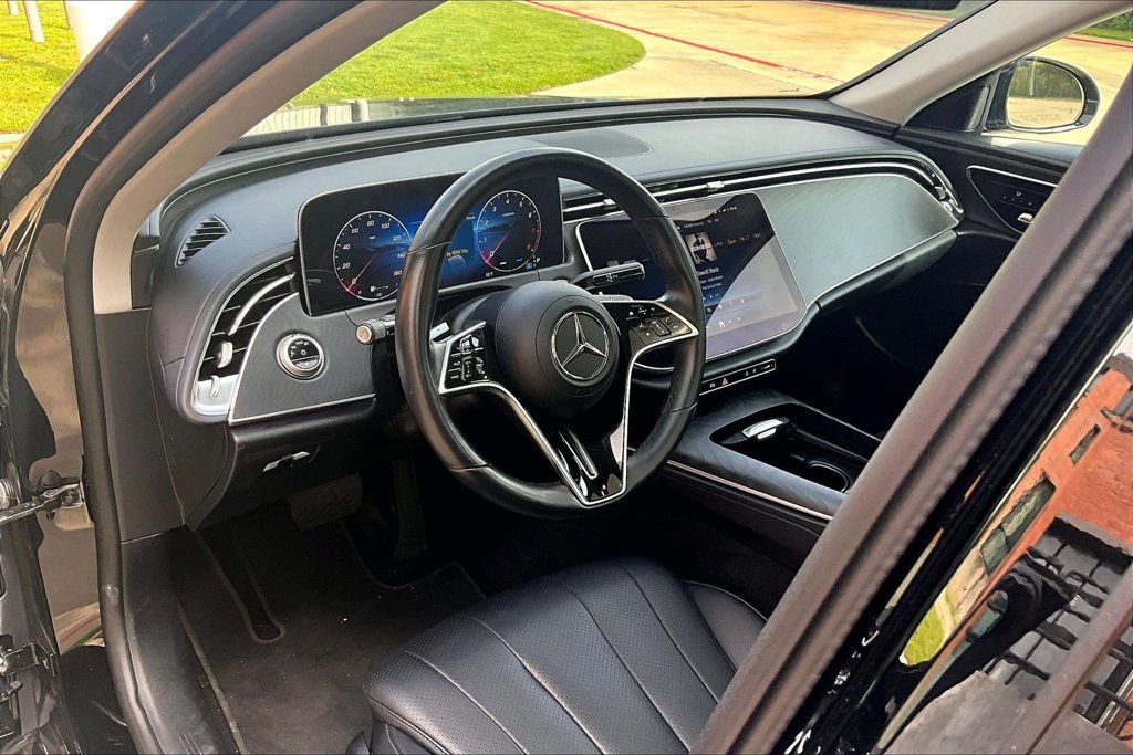 Used 2025 Mercedes-Benz E 350 Sedan image 17