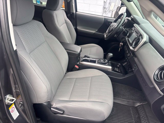 Used 2019 Toyota Tacoma SR5 AWD/4WD image 7