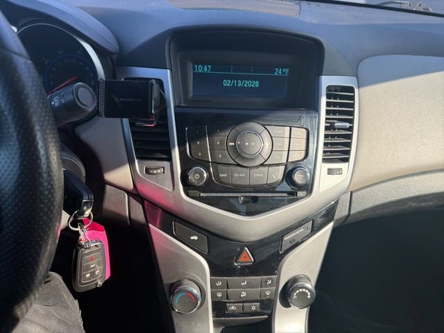 Used 2015 Chevrolet Cruze LT image 10