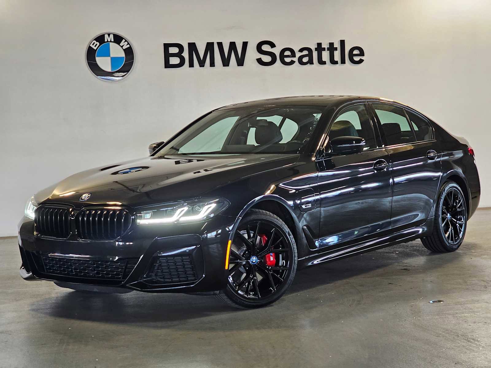 Used 2023 BMW 530e xDrive w/ Premium Package