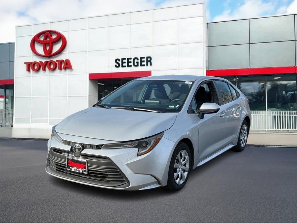 Used 2024 Toyota Corolla LE image 9