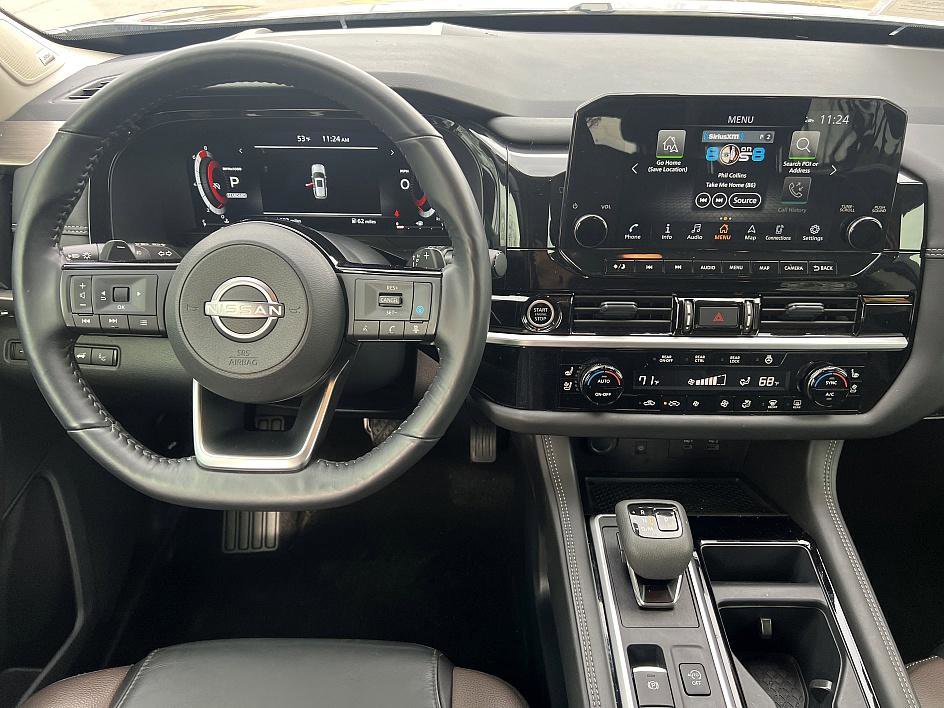 Certified 2024 Nissan Pathfinder Platinum w/ Black Appearance Package image 17