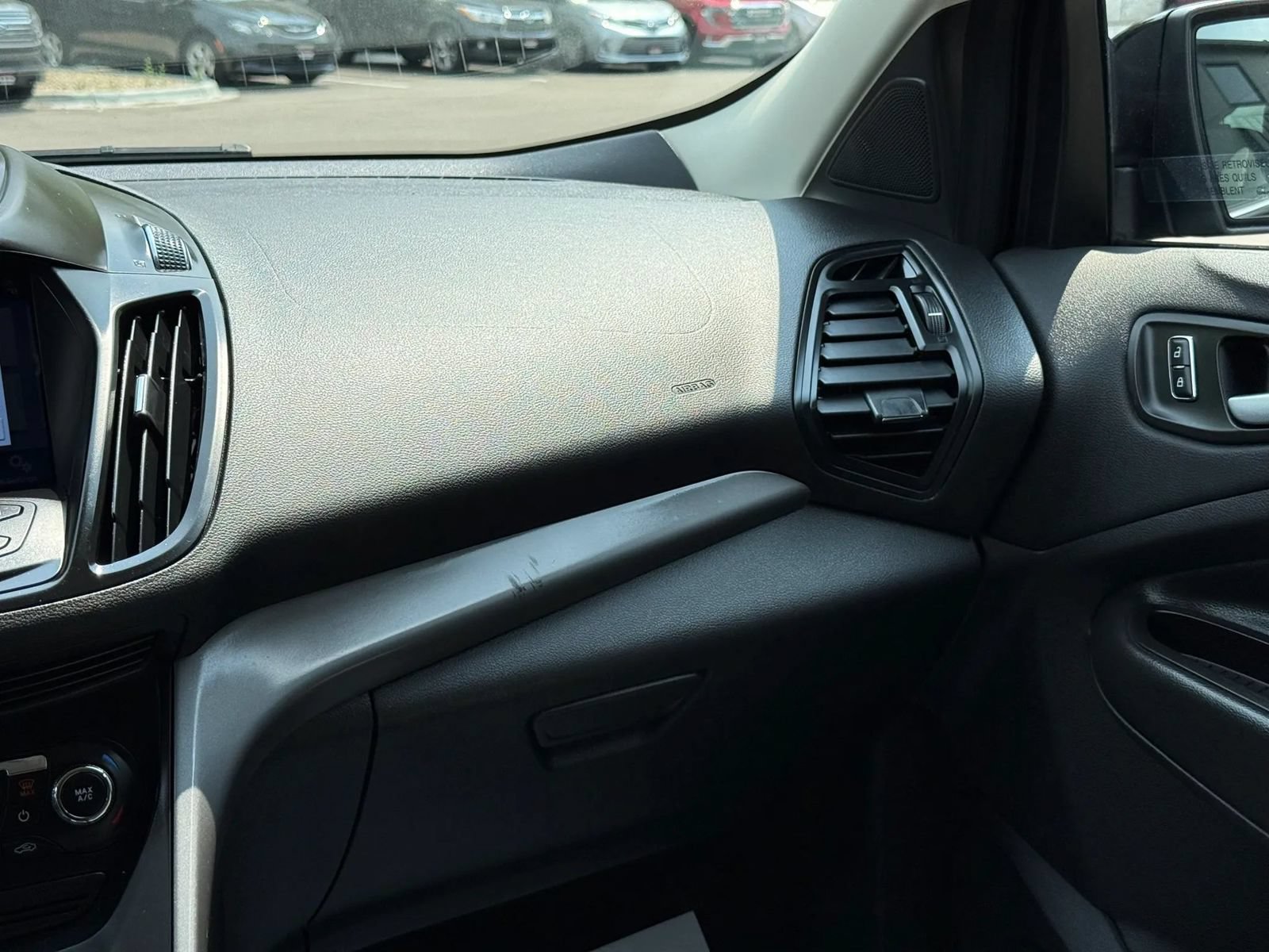 Used 2016 Ford Escape SE w/ Equipment Group 201A FWD image 17