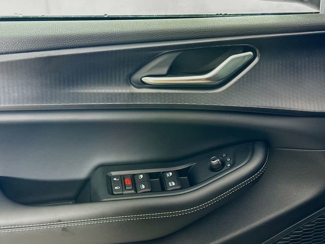 New 2025 Jeep Grand Cherokee Laredo w/ Luxury Tech Group I image 16