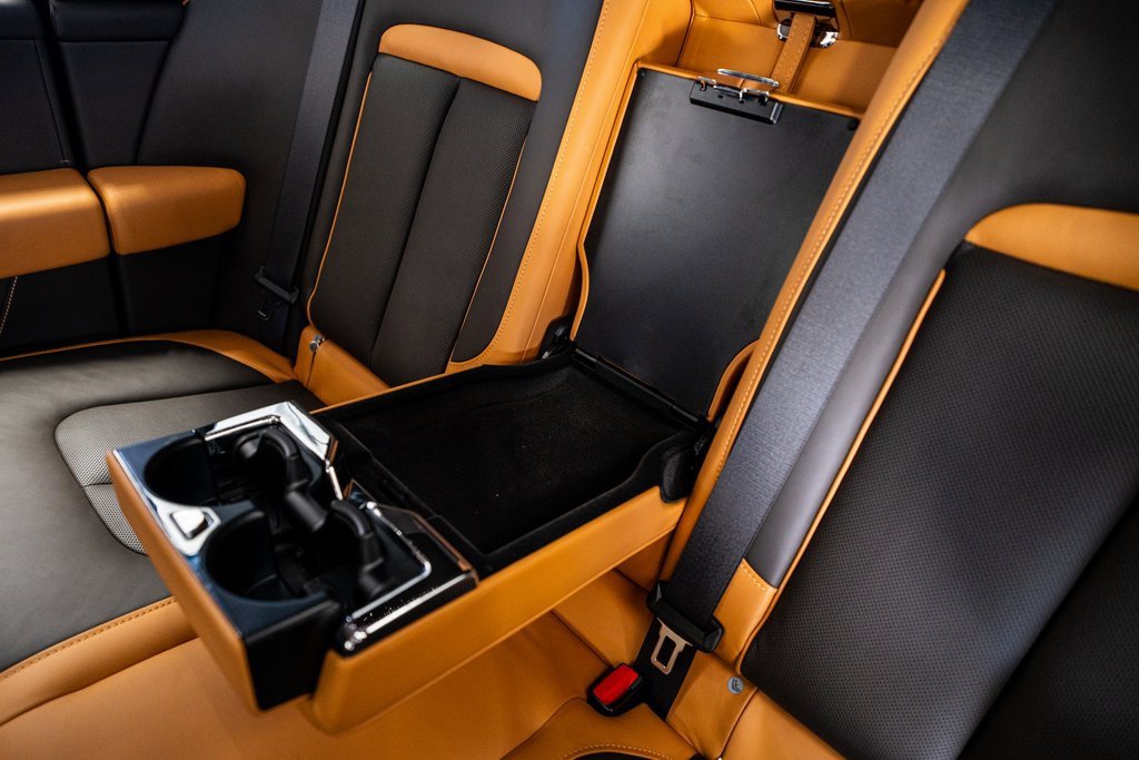 Used 2023 Rolls-Royce Cullinan w/ Cullinan Package image 68