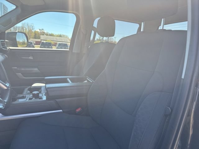 Used 2022 Toyota Tundra SR5 AWD/4WD image 9