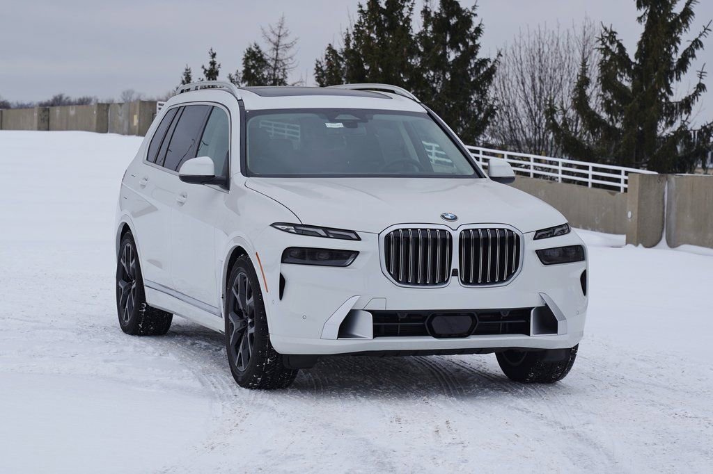 Used 2026 BMW X7 xDrive40i w/ Premium Package AWD/4WD image 1