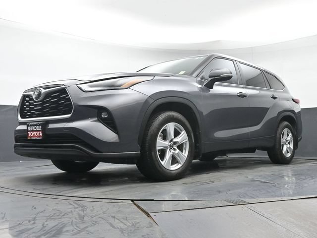 Certified 2024 Toyota Highlander LE AWD/4WD image 32