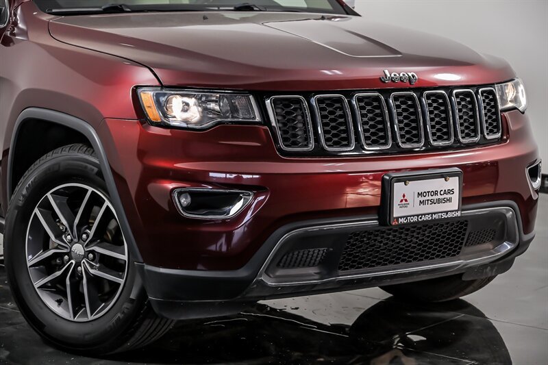 Used 2018 Jeep Grand Cherokee Limited w/ Trailer Tow Group IV AWD/4WD image 2