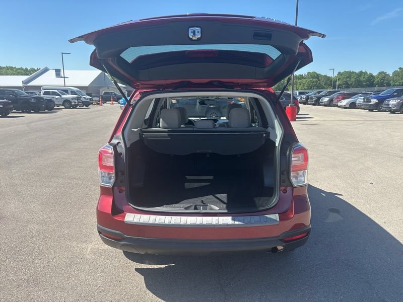 Used 2017 Subaru Forester 2.5i Premium w/ All-Weather Package AWD/4WD image 9