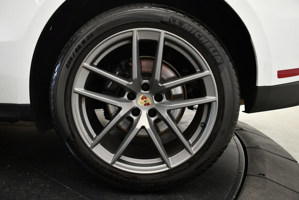 Certified 2023 Porsche Macan AWD/4WD image 14
