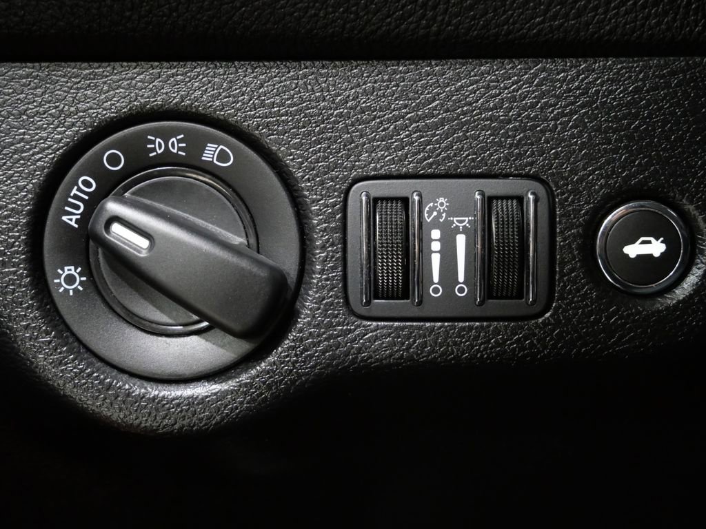 Used 2023 Dodge Challenger GT image 13