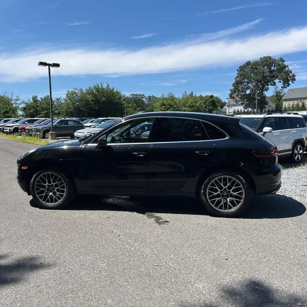 Used 2017 Porsche Macan S AWD/4WD image 3