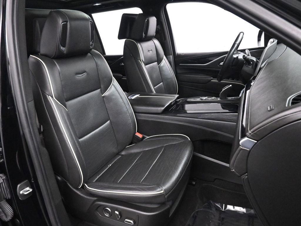 Used 2021 Cadillac Escalade Sport w/ LPO, Illumination Package image 24