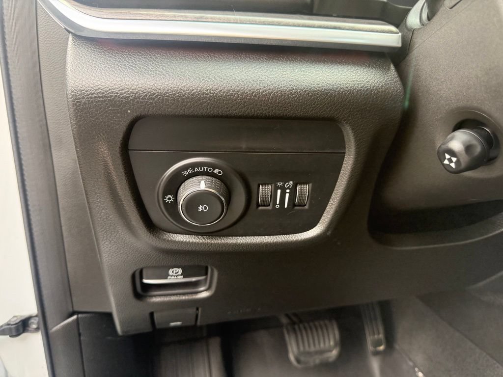 Used 2021 Jeep Grand Cherokee L Overland w/ Advanced Protech Group III AWD/4WD image 15