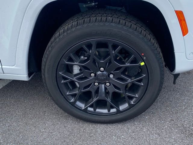 New 2025 Jeep Grand Cherokee Summit w/ Adv Protech Group IV image 11