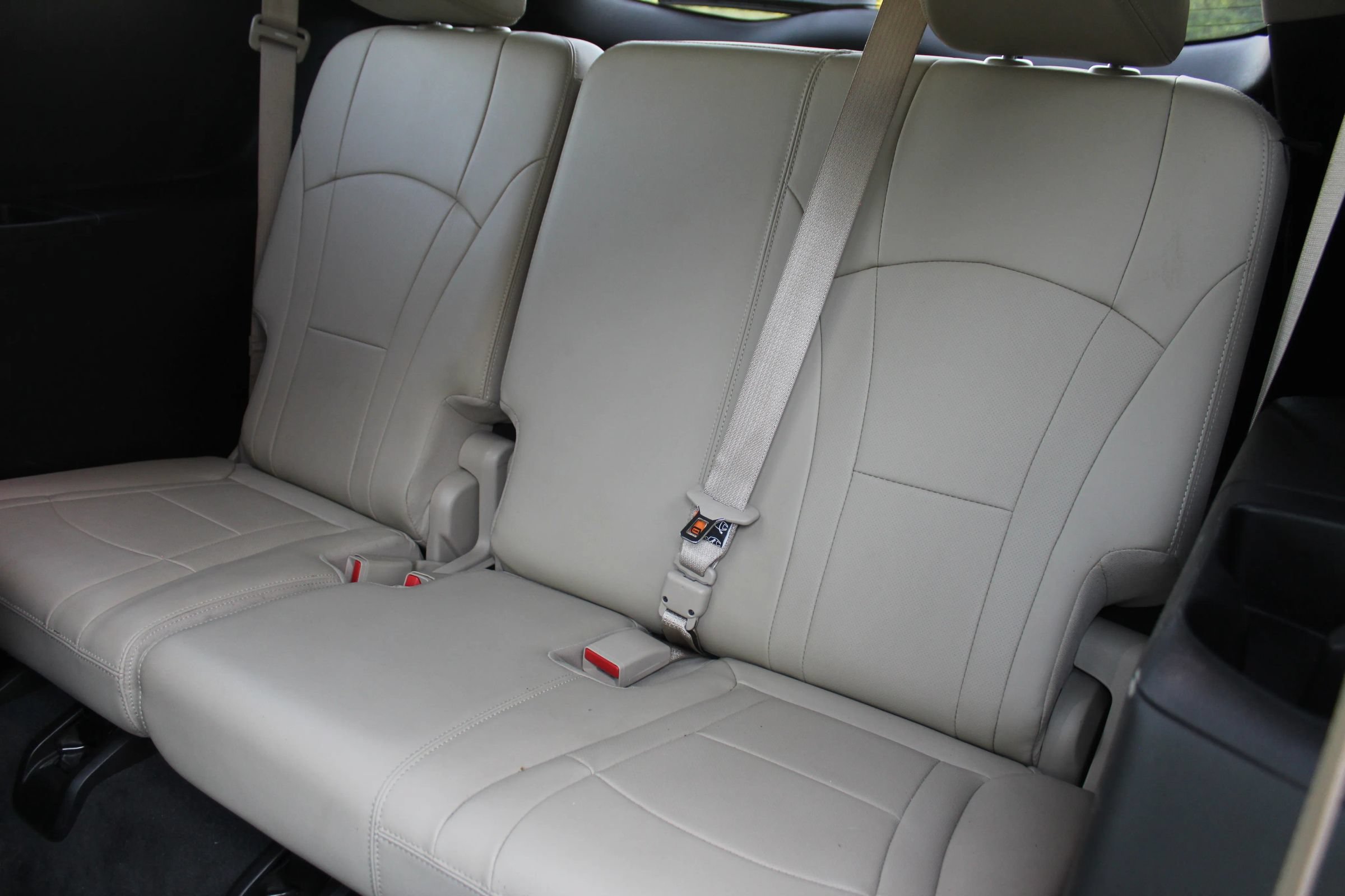 Used 2019 Buick Enclave Essence AWD/4WD image 14