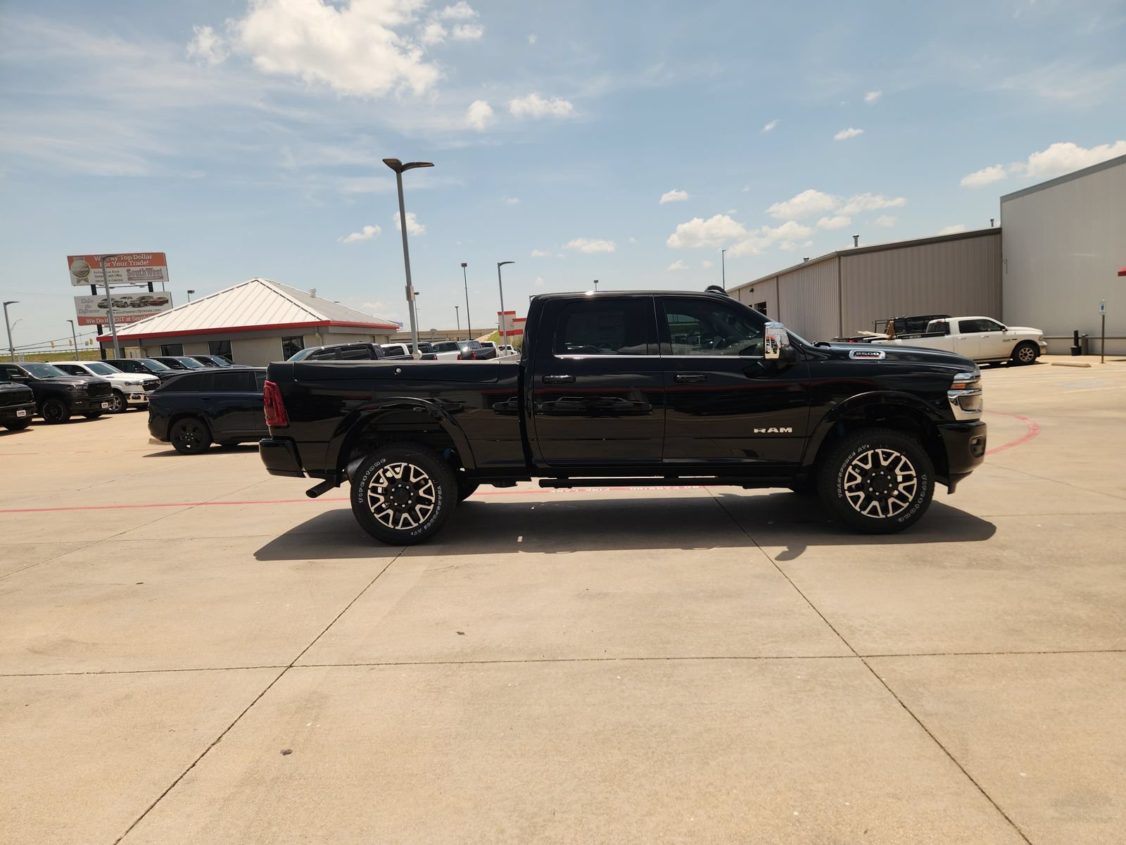 New 2026 RAM 2500 Limited AWD/4WD image 7