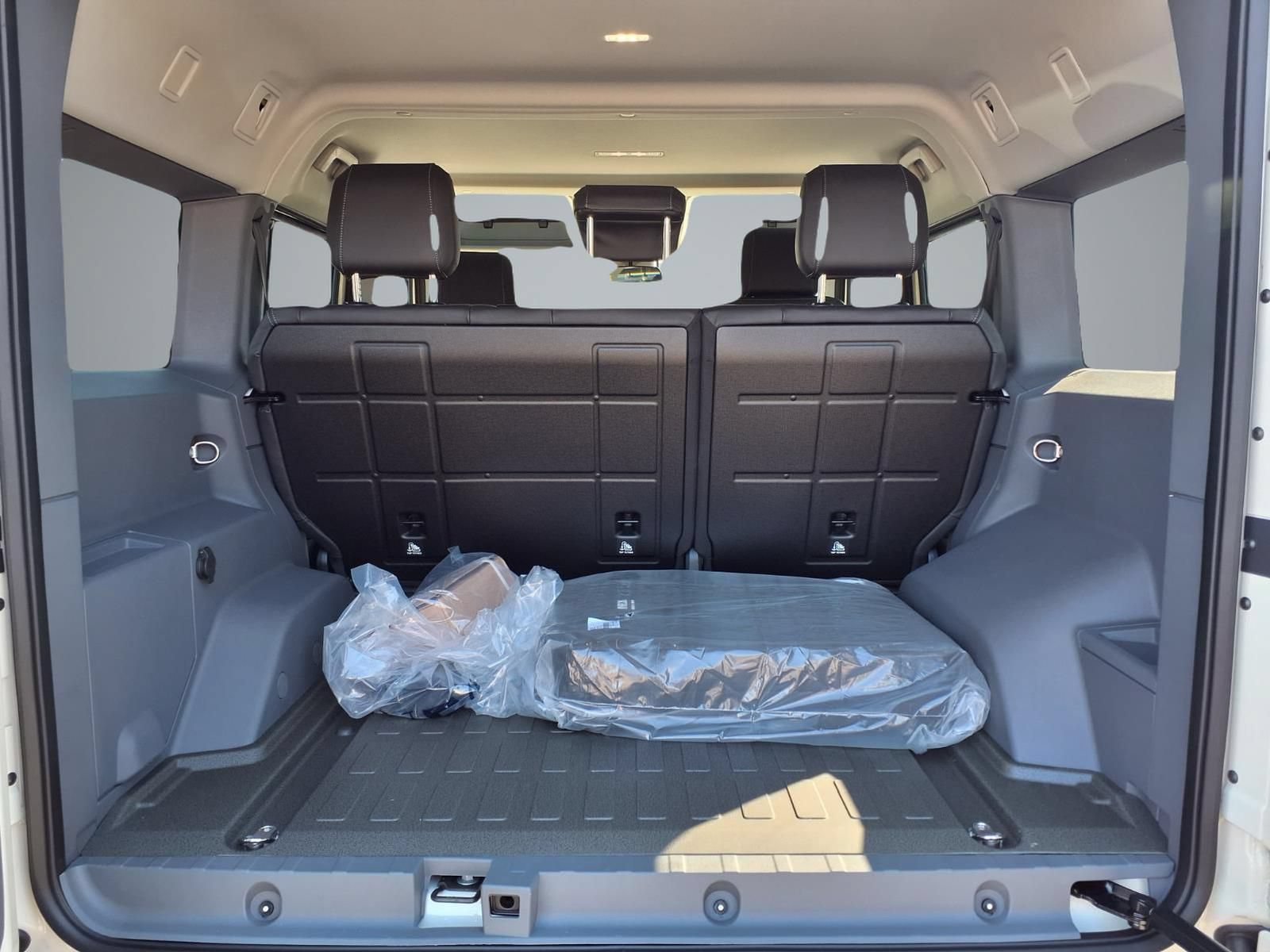 New 2025 INEOS Grenadier Station Wagon AWD/4WD image 10