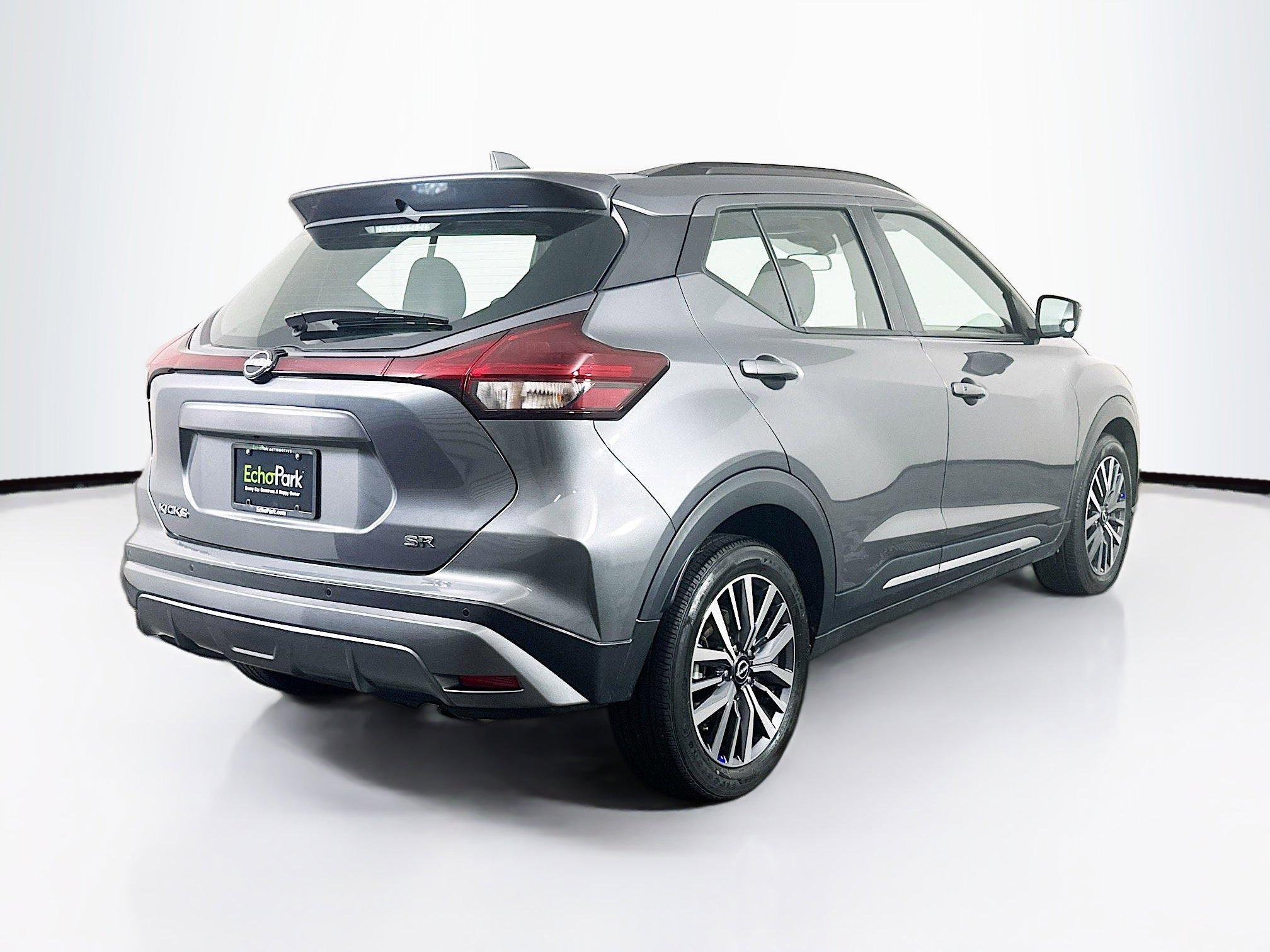 Used 2024 Nissan Kicks SR image 9