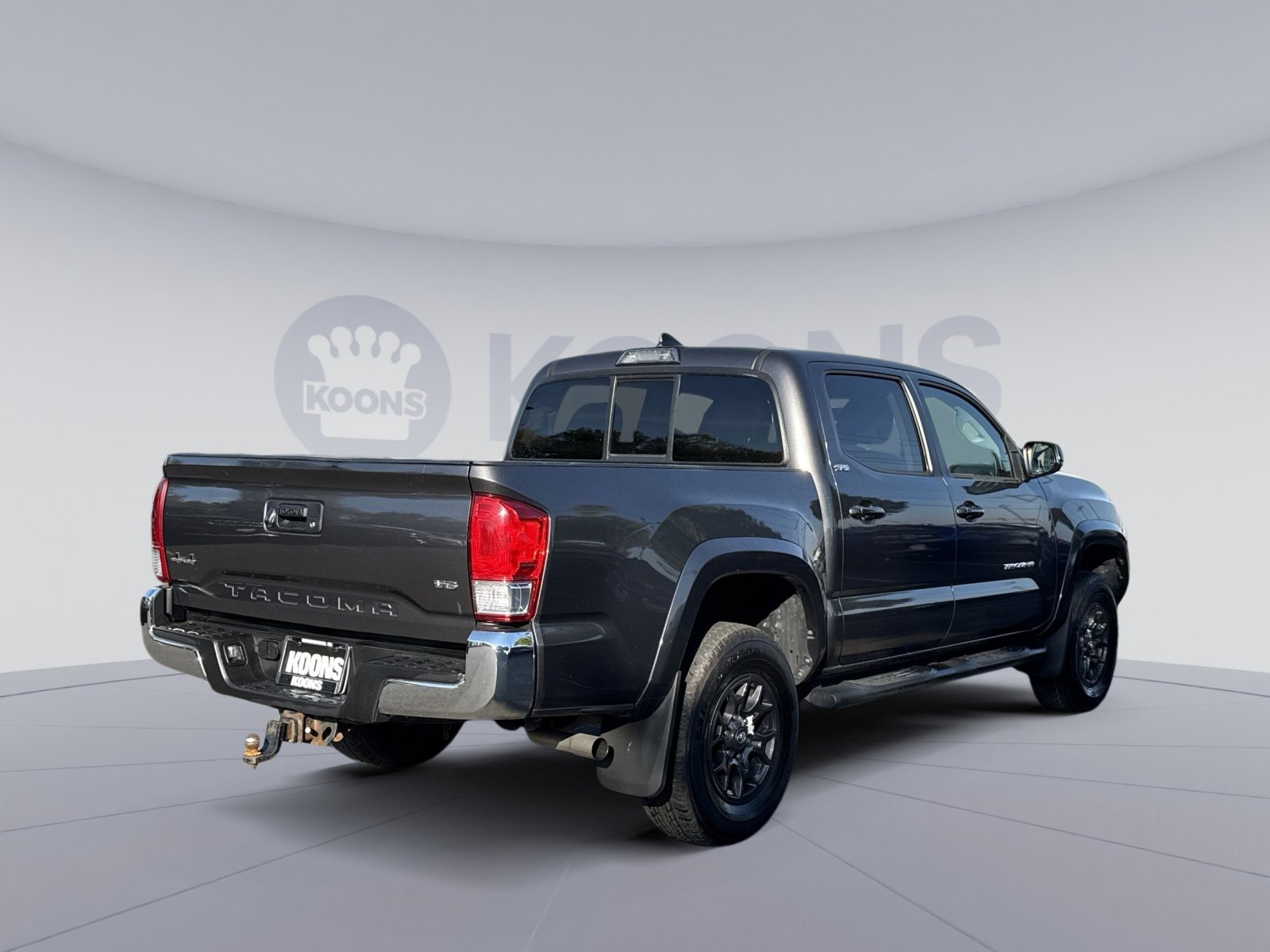 Used 2017 Toyota Tacoma SR5 AWD/4WD image 7