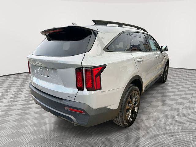Used 2023 Kia Sorento X-Line EX image 3